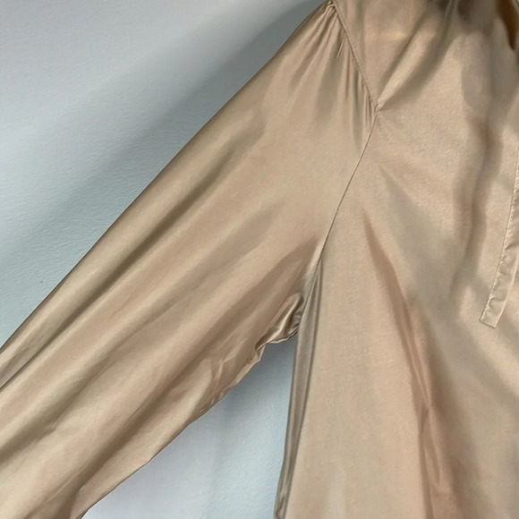 VINTAGE Mulberry Street Tan Nylon Long Trench Coat Hood Pockets Puff Shoulder 8 - Picture 4 of 15